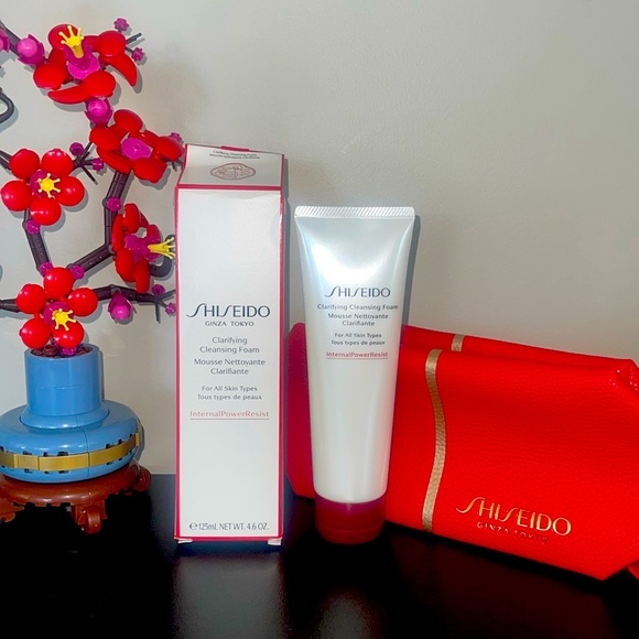❤️NEW!!!❤️ Shiseido White Skincare clarifying Cleansing Foam 4.6 oz. FREE BAG!